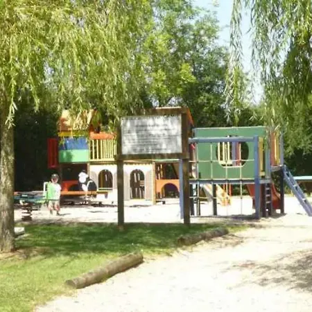 3 Etoiles - Piscine - Eebbii *